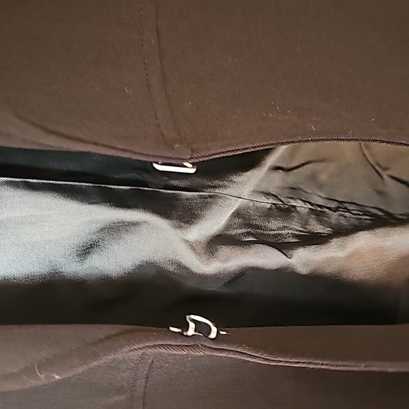 The limted strecth size small black blazer - Picture 3 of 4